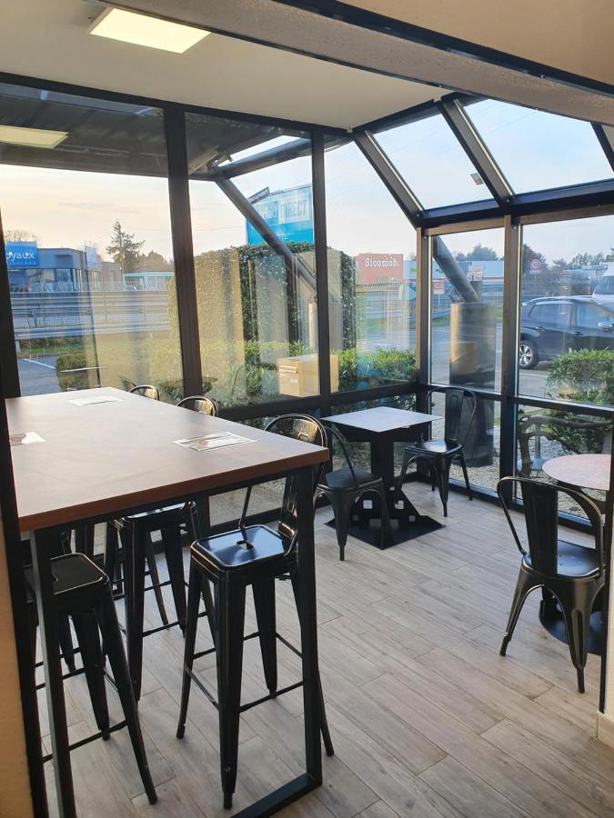 Kyriad Direct Martigues Bagian luar foto