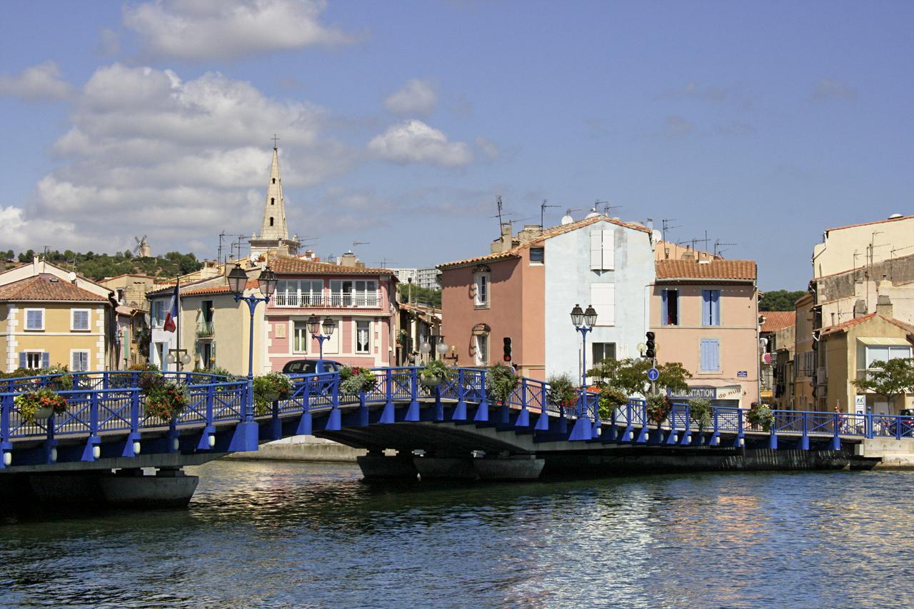 Kyriad Direct Martigues Bagian luar foto